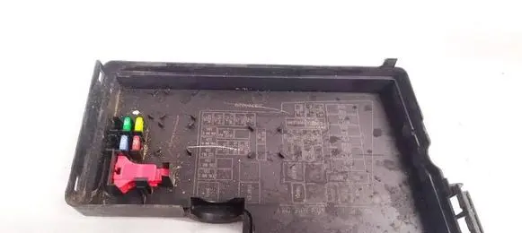 Mazda 3 I Fuse box cover 318789229