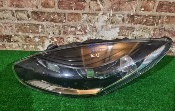 Renault Megane III Headlight/headlamp