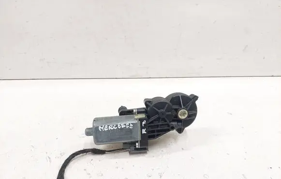 Mercedes-Benz R W251 Seat adjustment motor 0390203211 82059113