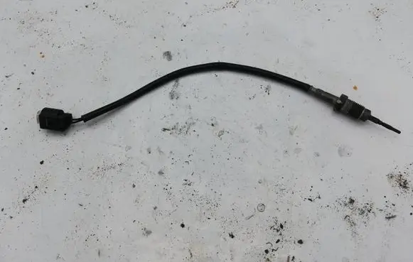 BMW X3 E83 Exhaust gas temperature sensor 17185551