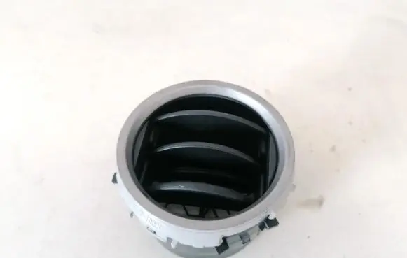 Toyota Urban Cruiser (XP110) Dash center air vent grill 5556512171 555651-2171