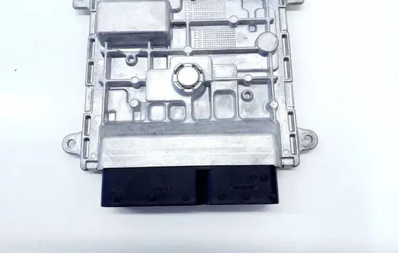 Mercedes-Benz GLA H247 Engine control unit/module A2829003300 A2829013000