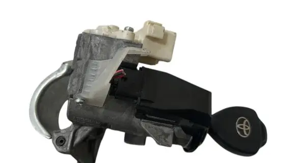 Toyota Auris 150 Ignition lock 450200204