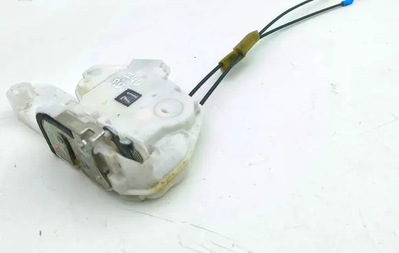 Mitsubishi Outlander Front door lock A047218