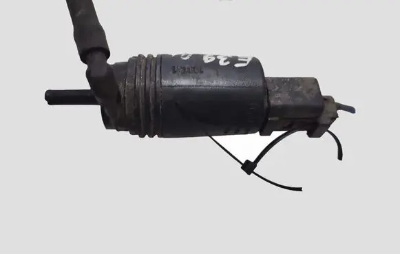 BMW 5 E39 Windscreen/windshield washer pump 8364516 6712837612 100101