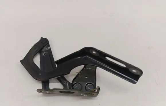 Engine bonnet/hood hinges