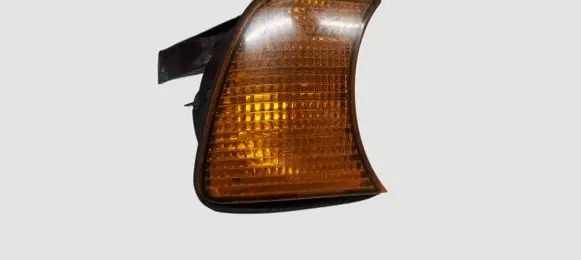 BMW 5 E34 Front indicator light 1384034 42760R6 155042