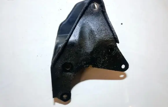 Volvo S40, V40 Engine mounting bracket