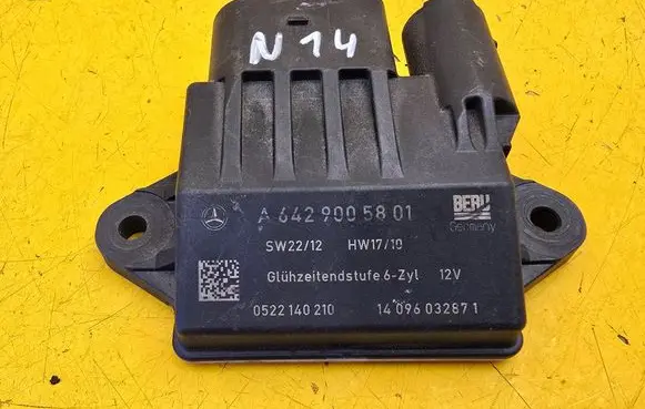 Mercedes-Benz C W204 Glow plug pre-heat relay A6429005801