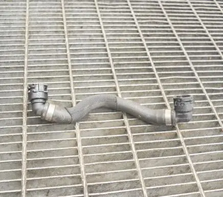 BMW i8 Engine coolant pipe/hose 7640854