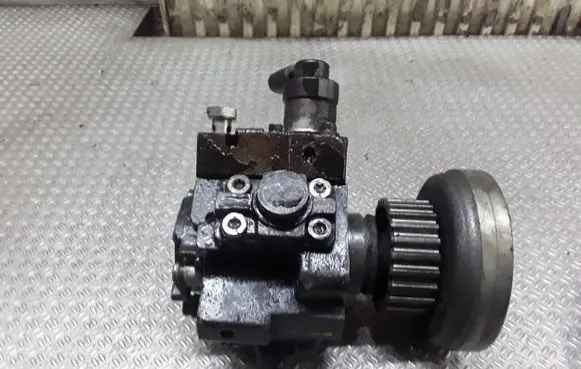 Audi A6 S6 C6 4F Fuel injection high pressure pump 059130755S 0445010154