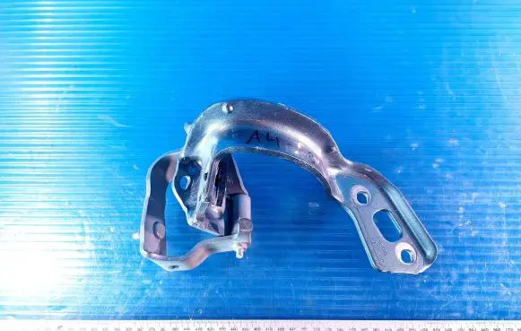 Audi A4 S4 B8 8K Tailgate/trunk/boot hinge 8K9827299