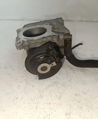 Volkswagen Polo Throttle body valve 030133064D