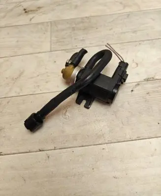 Citroen C5 Turbo solenoid valve 9661960380