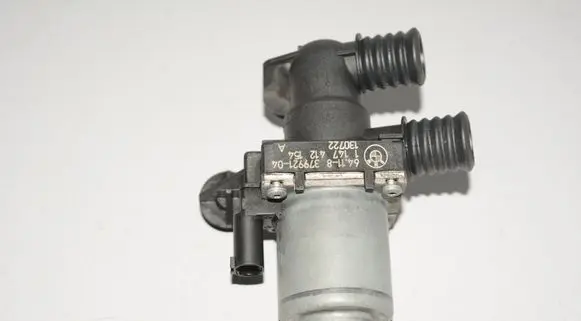 BMW 5 E60 E61 Electric auxiliary coolant/water pump 8379921