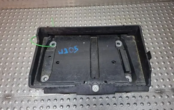 Mercedes-Benz C W205 Battery bracket S27705902 A2056200018