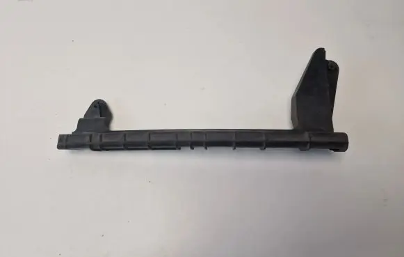 Audi Q7 4L Rear door windshield rail 4L0839068