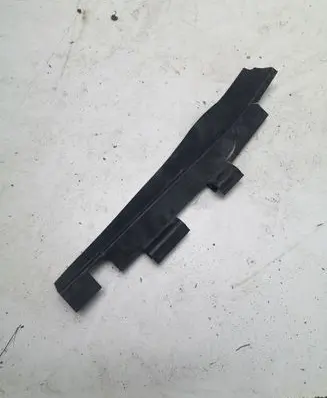 Ford Mustang VI Intercooler air guide/duct channel FR3B8102