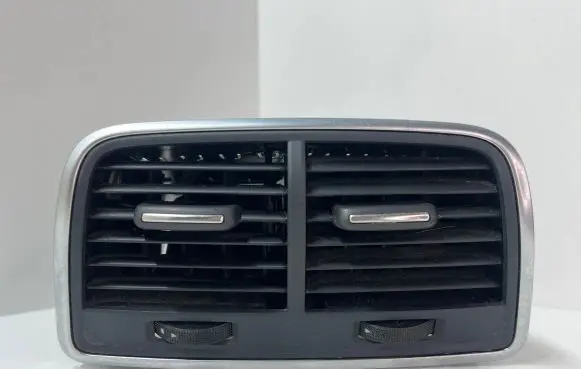 Rear air vent grill