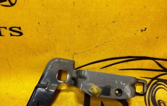 Renault Megane IV Fender mounting bracket 641343578R