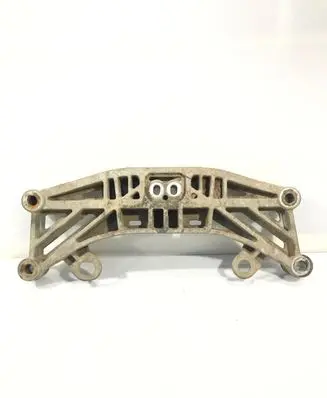 Dodge Challenger Gearbox mounting bracket 68179303AA
