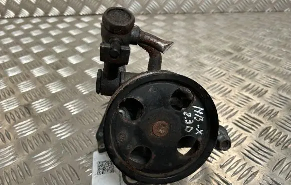 Mercedes-Benz X-class W470 Power steering pump 5XA0A