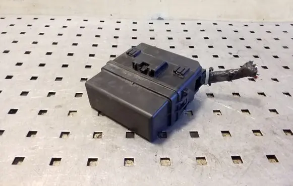 Mitsubishi Outlander Relay mounting block PR07100000 PR07101000 8565A089