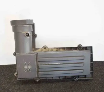 Volkswagen Tiguan Air filter box cover 