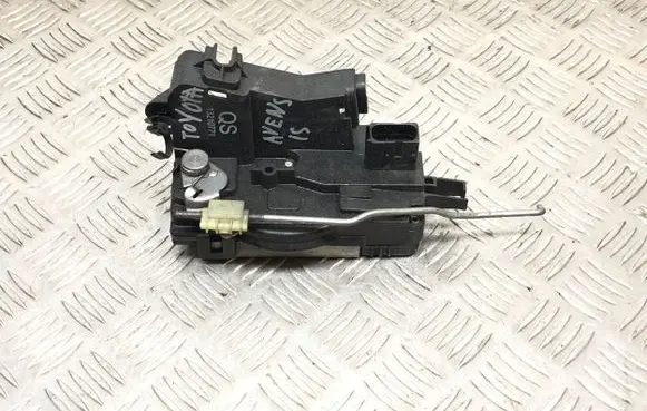Opel Vectra C Front door lock 13210771