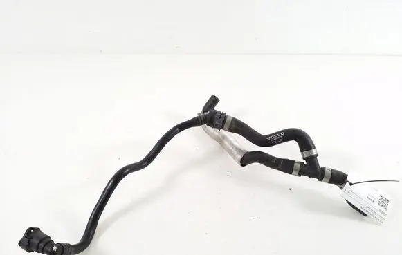 Engine coolant pipe/hose