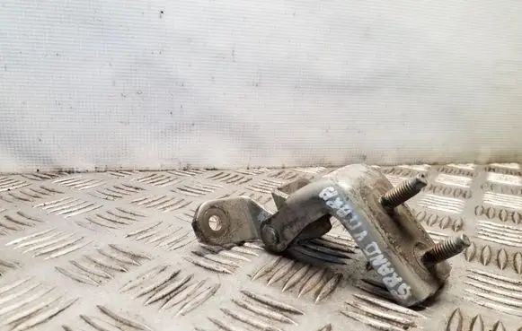 Suzuki Grand Vitara II Rear door lower hinge