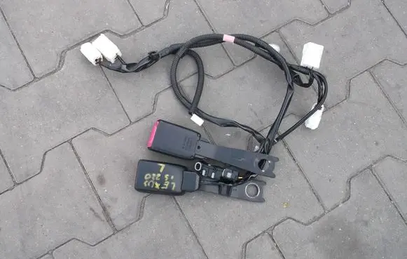 Lexus IS 220D-250-350 Front seatbelt buckle PASYBEZPIECZESTWA