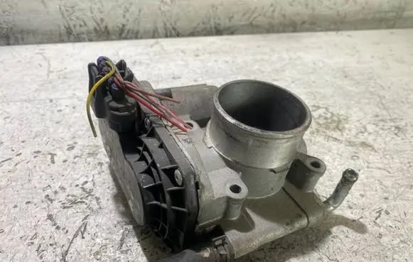 Mazda 6 Throttle valve RF7J136B0