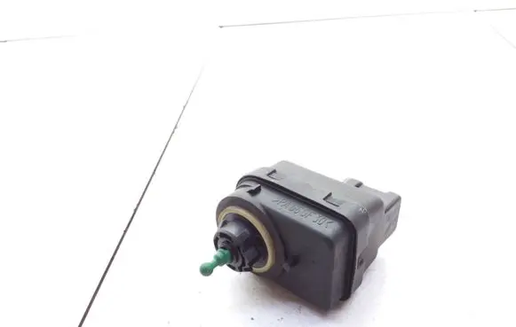 Renault Scenic I Headlight level adjustment motor M7700840141 7700840141