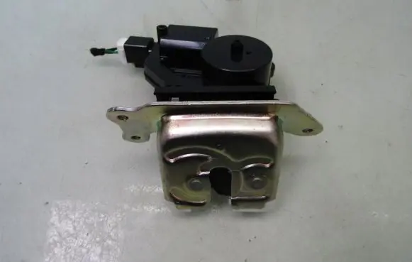 Suzuki SX4 S-Cross Tailgate/trunk/boot lock/catch/latch