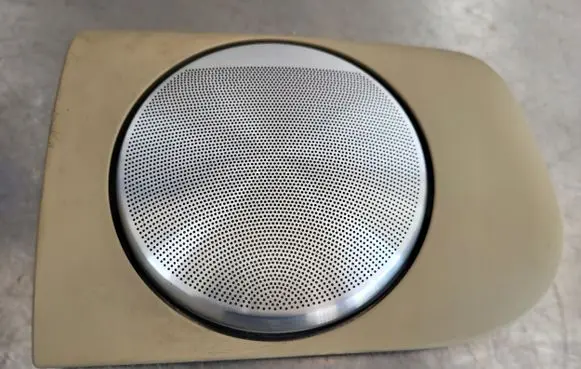 Audi A8 S8 D3 4E Front door speaker 4E0868173