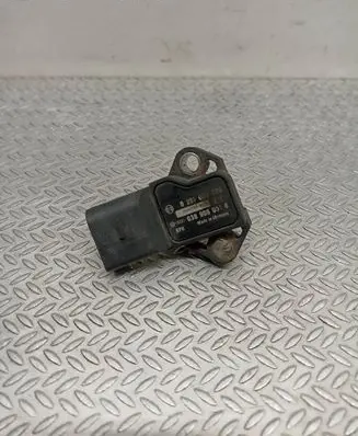 Volkswagen Golf V Air pressure sensor 0281002399 038906051B 05073AS7