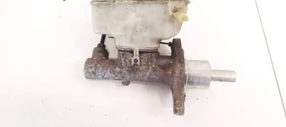 Volkswagen Golf V Master brake cylinder