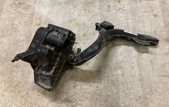 Nissan Cube Z12 Air filter box ED500