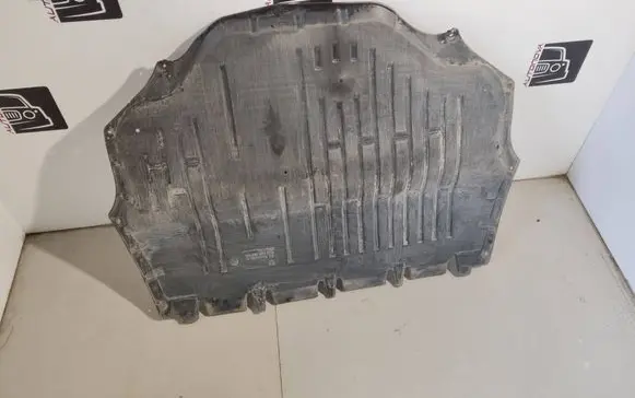 Volkswagen Polo V 6R Engine splash shield/under tray 6Q0825237AB