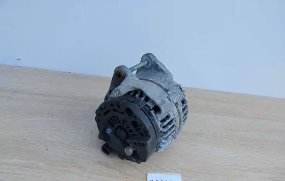Volkswagen Golf IV Generator/alternator 028903028D