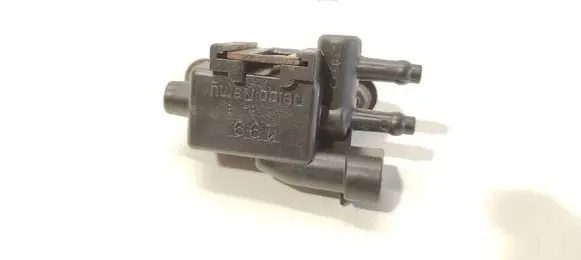 Renault Laguna I Turbo solenoid valve 77008616420