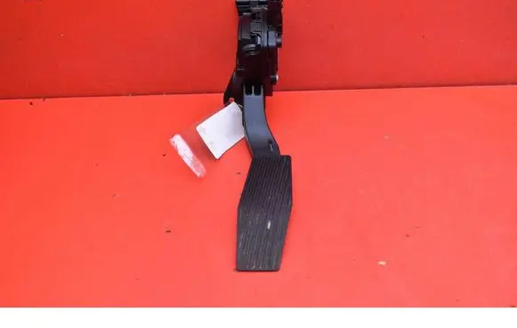 Opel Astra J Accelerator throttle pedal 13252702