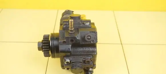 Mercedes-Benz Vito Viano W447 Fuel injection high pressure pump 0445010250 622951
