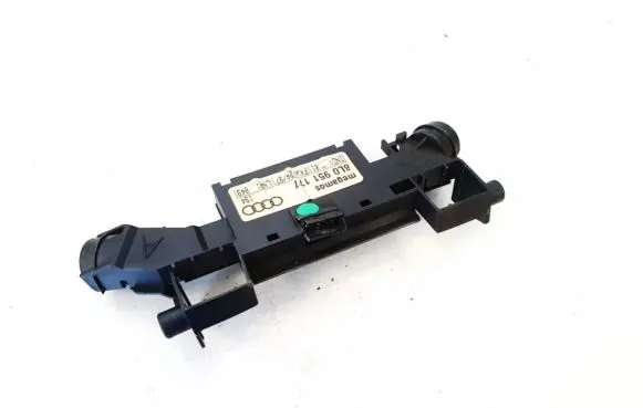Audi A3 S3 8L Alarm control unit/module 8l0951177