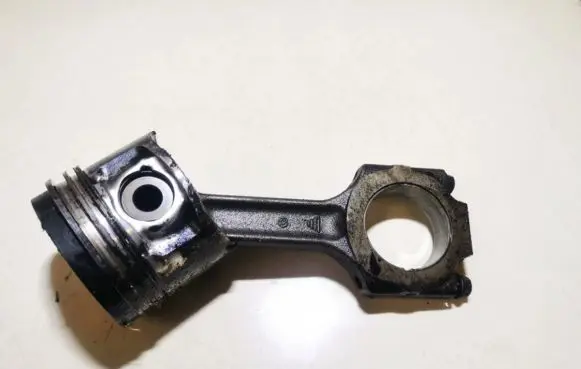 Audi A4 S4 B5 8D Piston with connecting rod