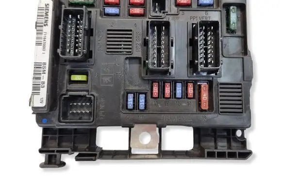 Citroen C3 BSM Control unit T118470003 9643498880