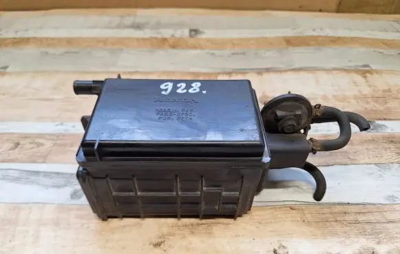 Active carbon filter fuel vapour canister