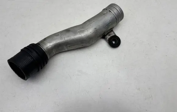 Audi Q7 4L Intercooler hose/pipe 7L8128654A 7L6128628C