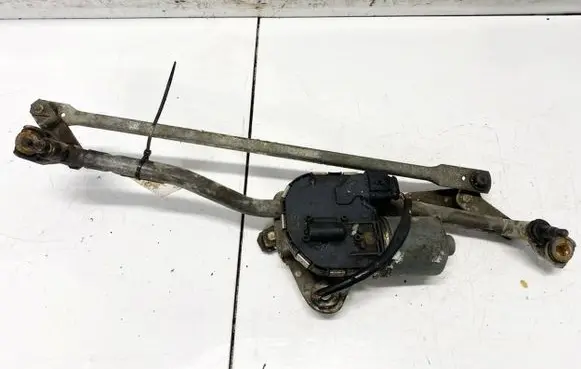 Audi A6 S6 C6 4F Front wiper linkage and motor